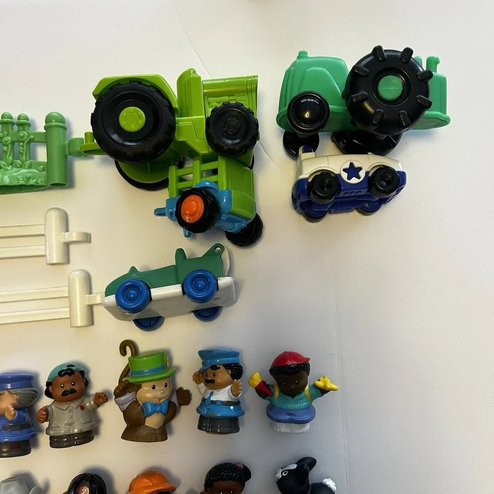 Fisher Price Little People Lot Of 36 Mixed Pieces Swing Animals Farmers Cars Vtg